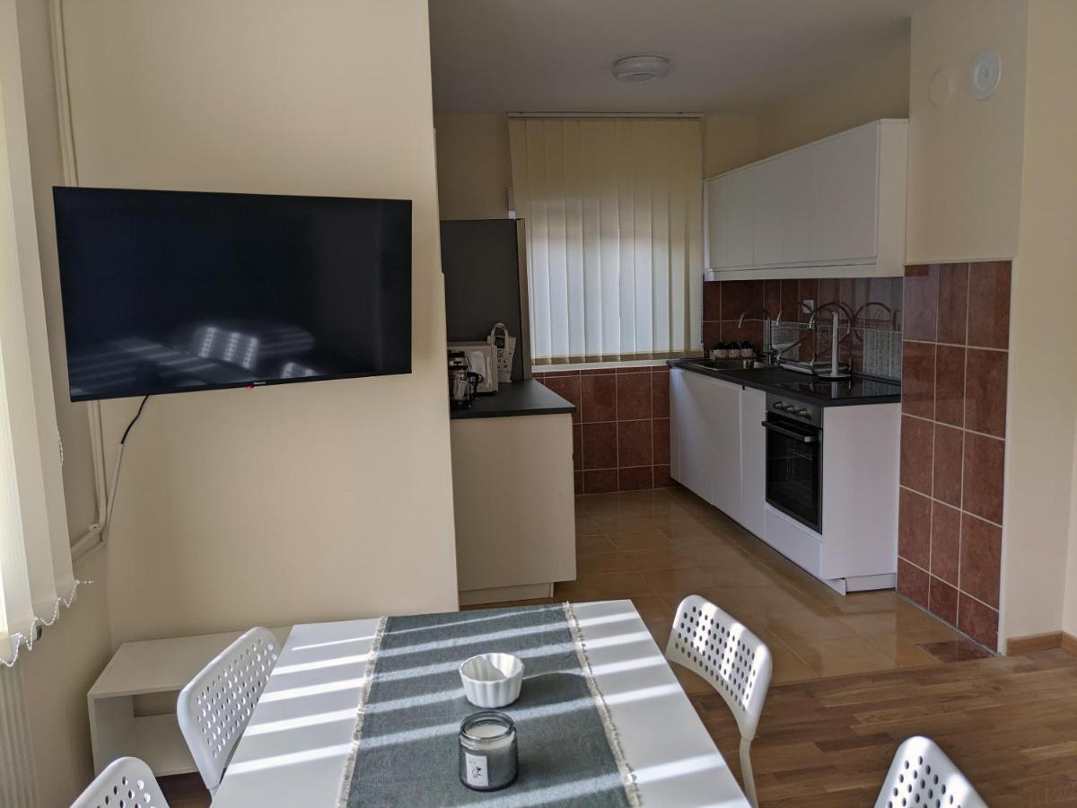 Affordable And Newly Renovated 1-Bedroom Apartment 克拉列沃 外观 照片