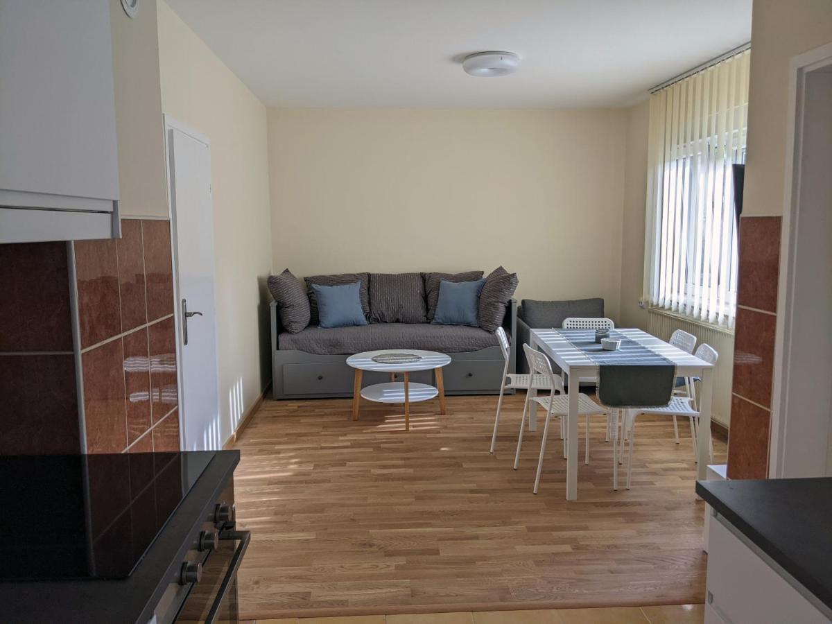 Affordable And Newly Renovated 1-Bedroom Apartment 克拉列沃 外观 照片