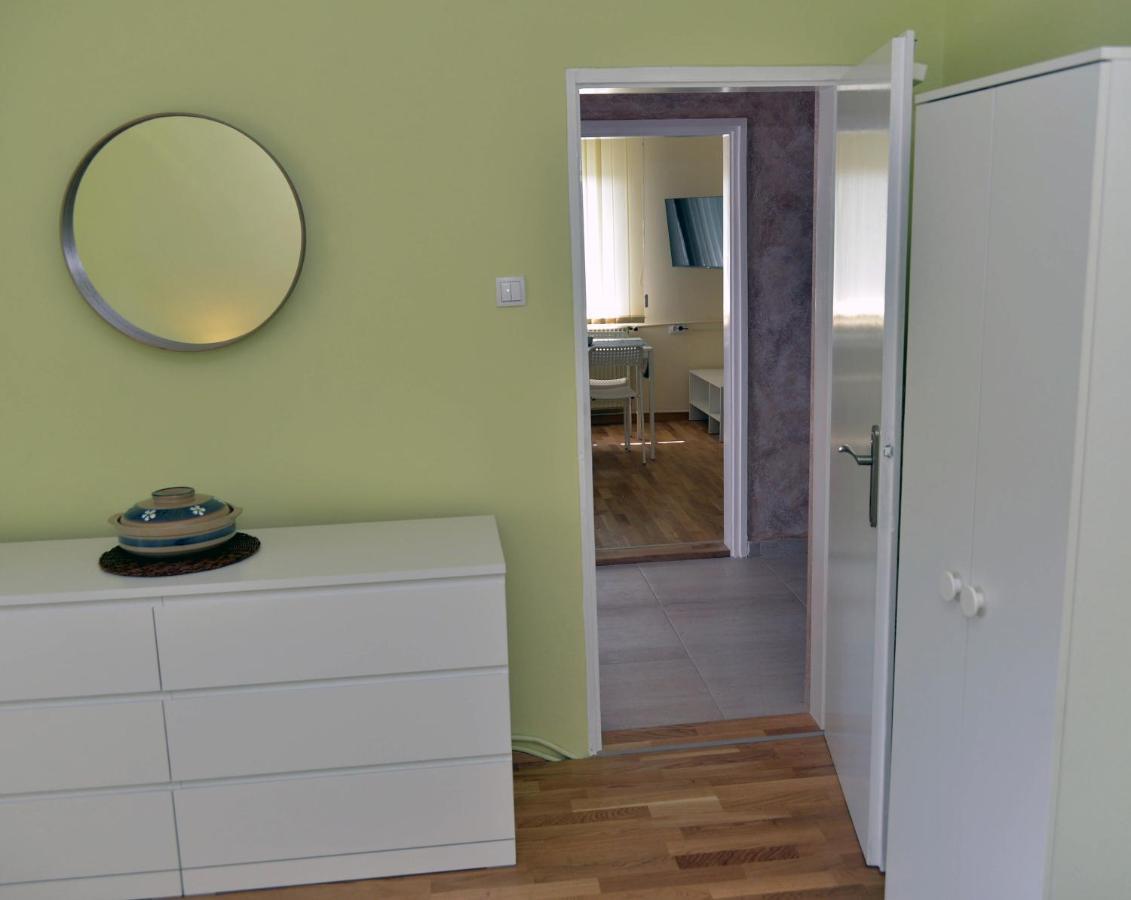 Affordable And Newly Renovated 1-Bedroom Apartment 克拉列沃 外观 照片